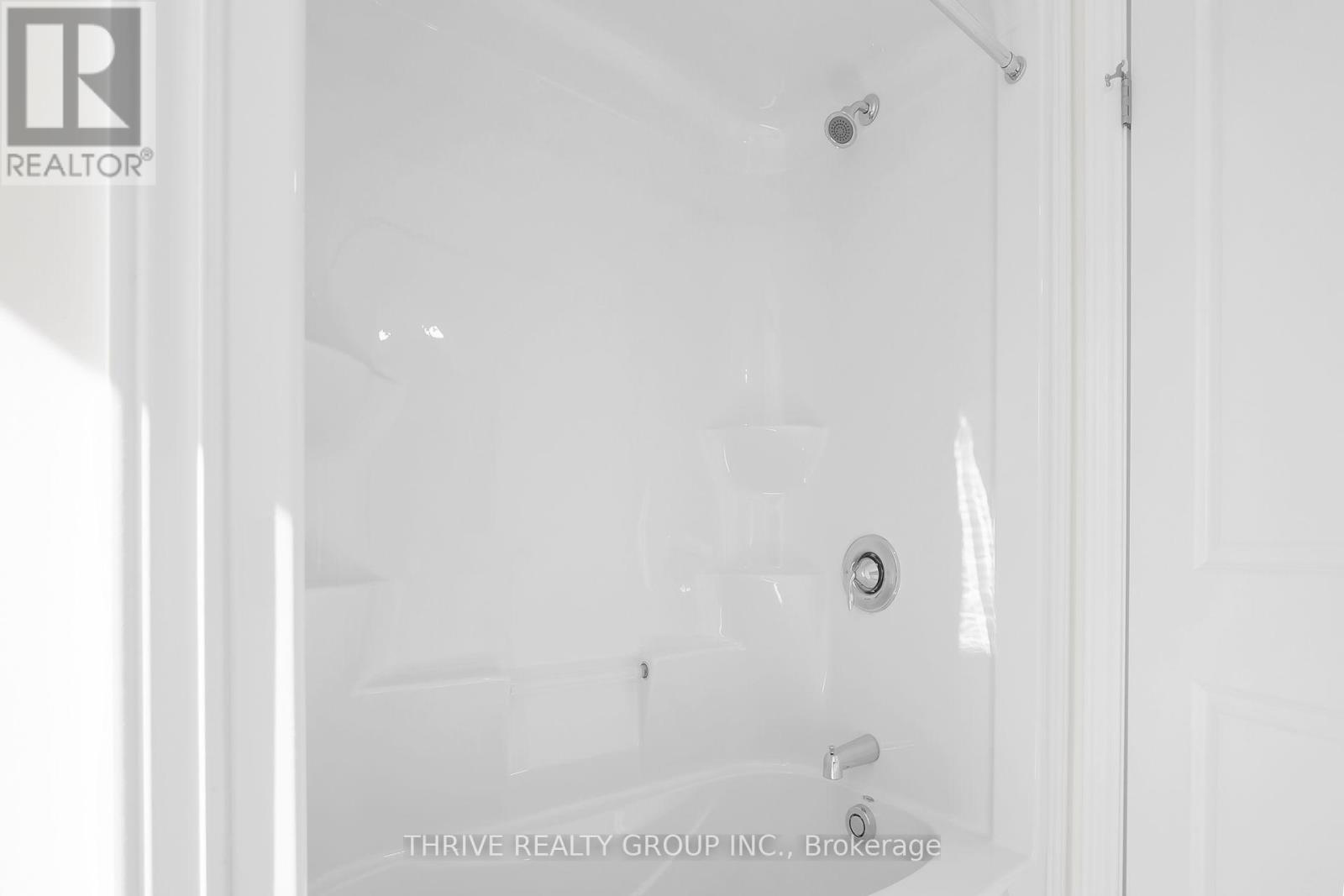 64 Basil Cres S, Middlesex Centre, Ontario  N0M 2A0 - Photo 35 - X8096136