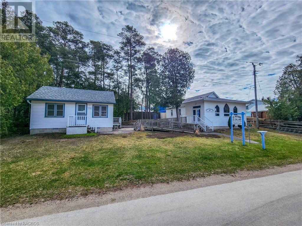 7 Third Ave N Avenue, Sauble Beach, Ontario  N0H 2T0 - Photo 1 - 40544431