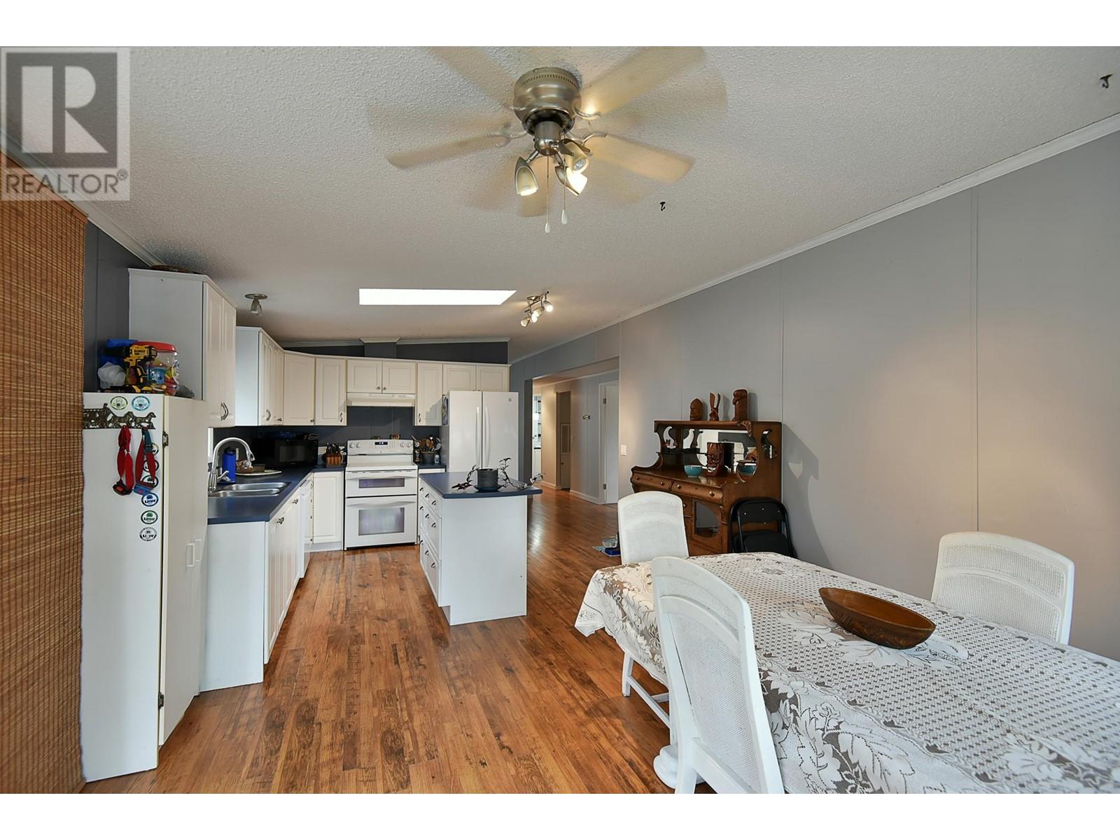 760 Hillcrest Road, Gibsons, British Columbia  V0N 1V9 - Photo 11 - R2853355