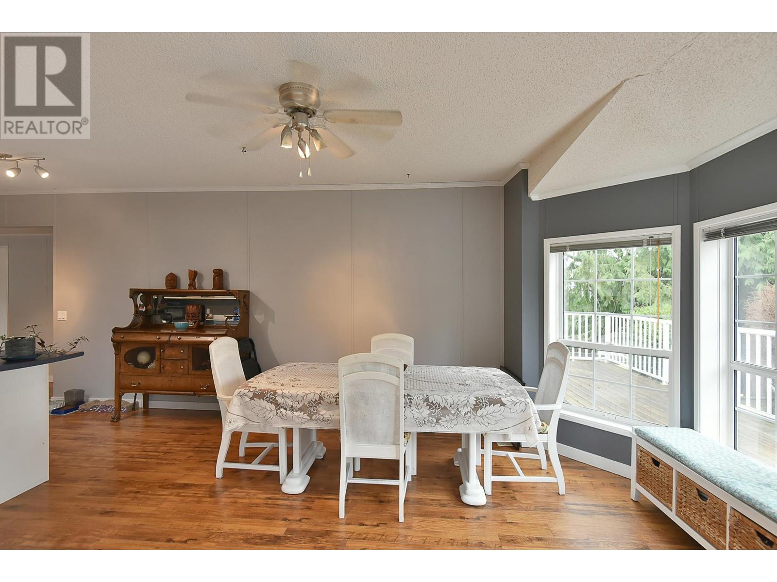 760 Hillcrest Road, Gibsons, British Columbia  V0N 1V9 - Photo 12 - R2853355