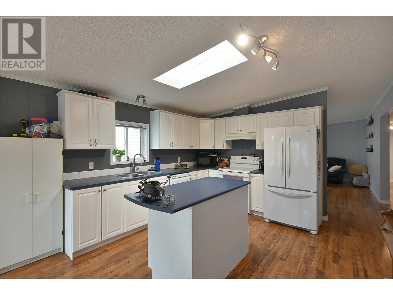 760 Hillcrest Road, Gibsons, British Columbia  V0N 1V9 - Photo 9 - R2853355