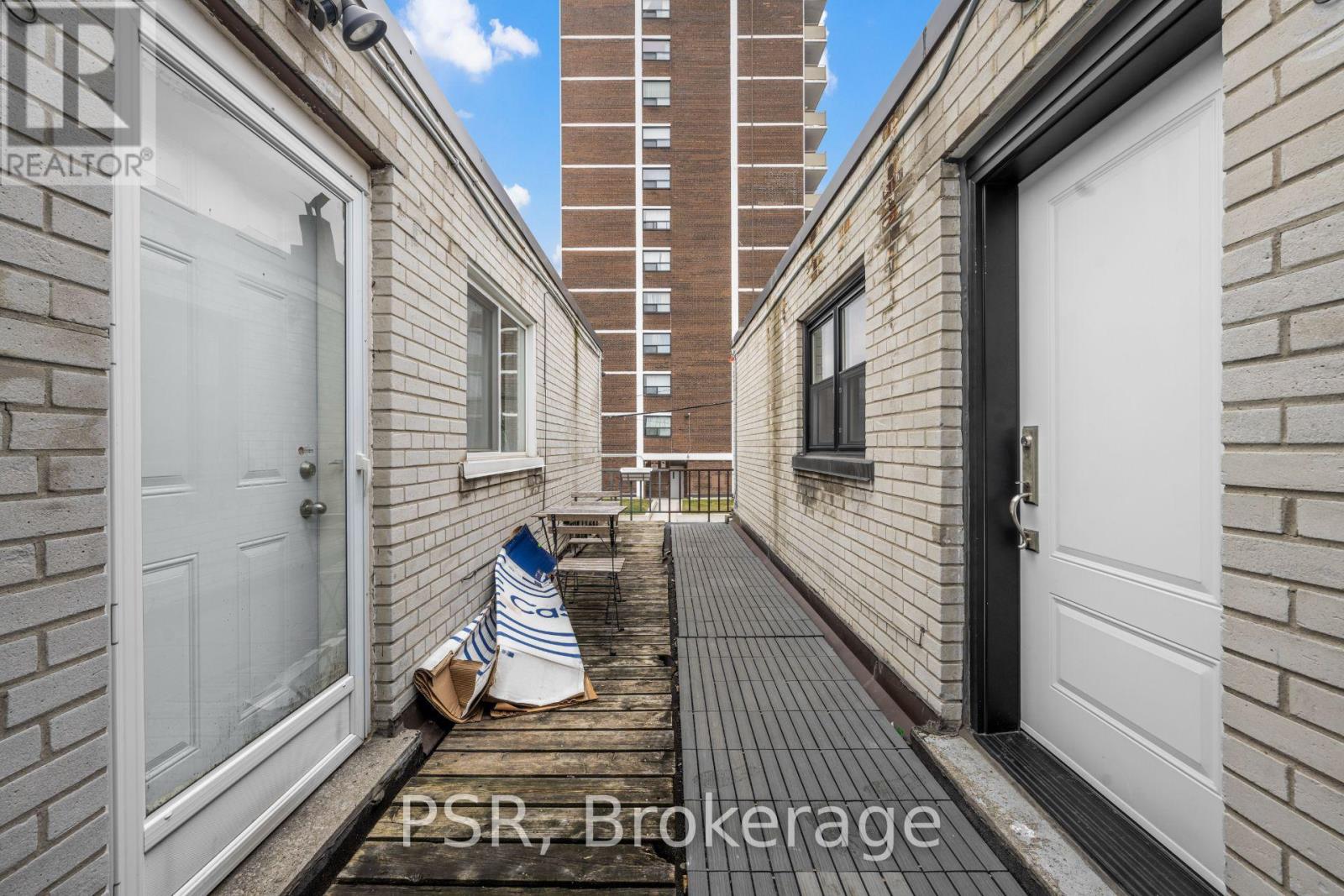 1656 Queen St W, Toronto, Ontario  M6R 1B2 - Photo 38 - W8094508