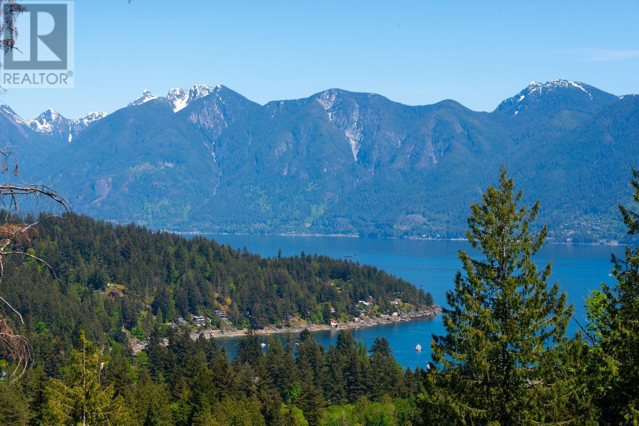877 Rivendell Drive, Bowen Island, British Columbia  V0N 1G1 - Photo 1 - R2853451