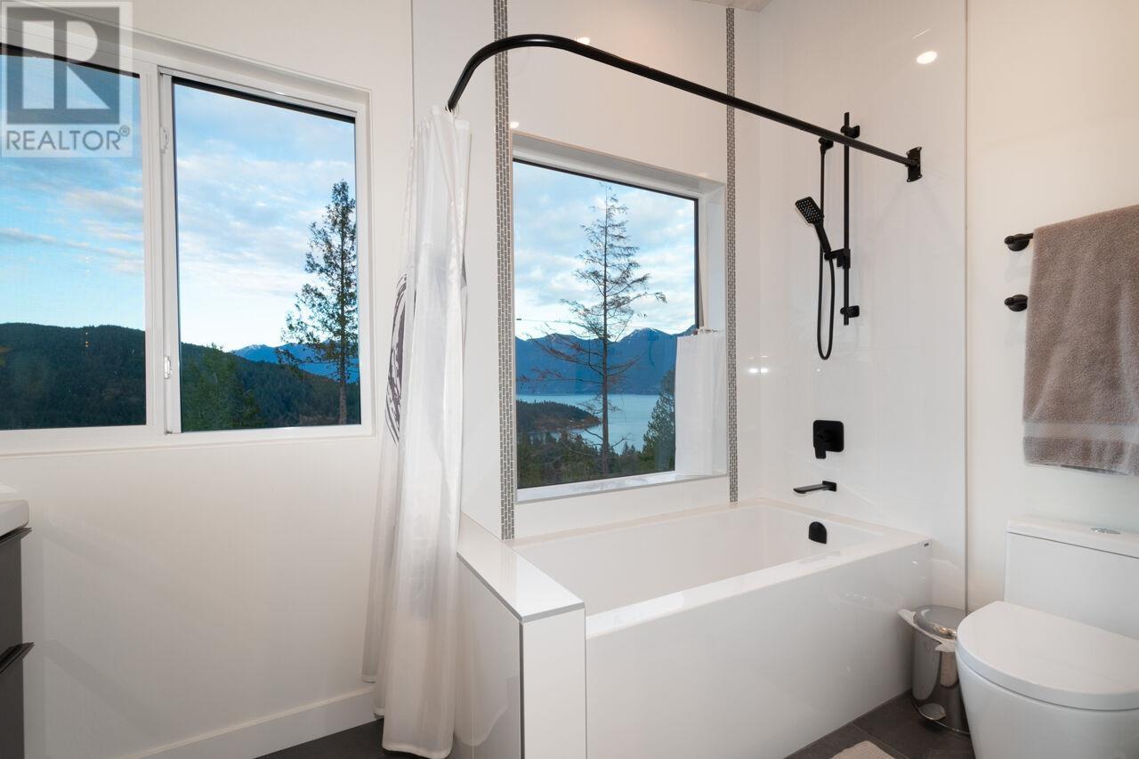 877 Rivendell Drive, Bowen Island, British Columbia  V0N 1G1 - Photo 15 - R2853451