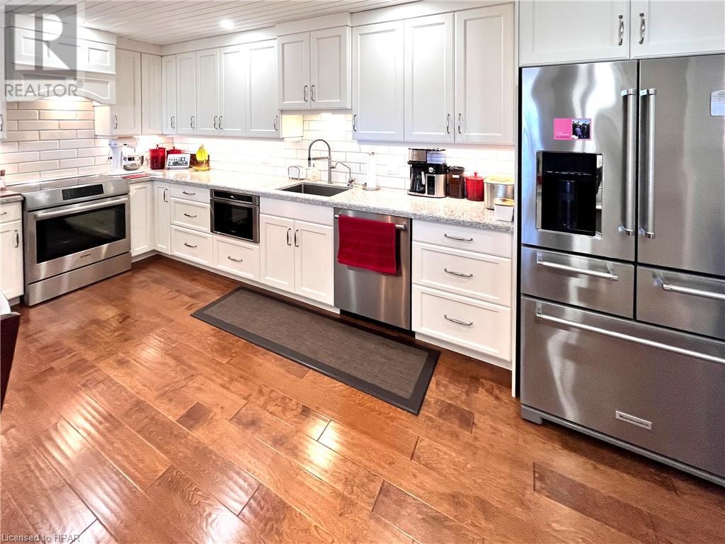 35541 Huron Road, Goderich, Ontario  N7A 3X8 - Photo 3 - 40546062