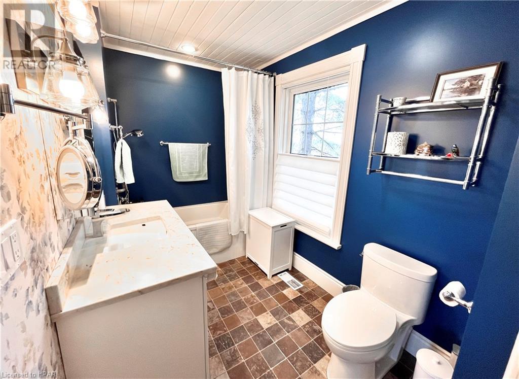 35541 Huron Road, Goderich, Ontario  N7A 3X8 - Photo 8 - 40546062