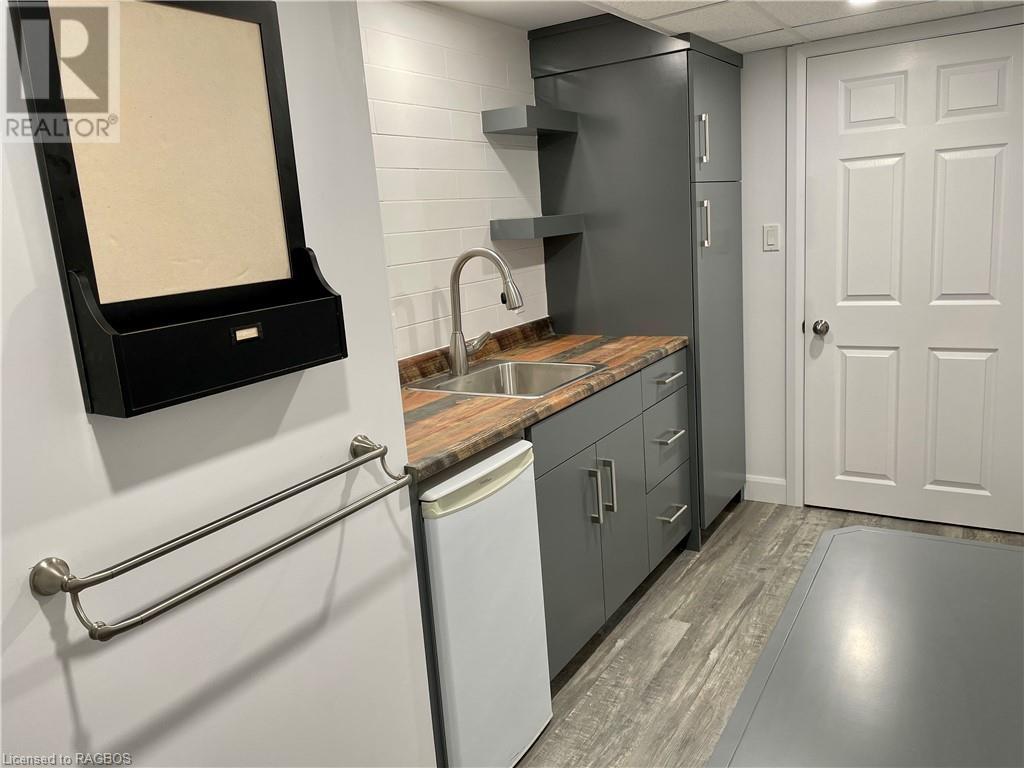 399 10th Street, Hanover, Ontario  N4N 1P7 - Photo 17 - 40544965