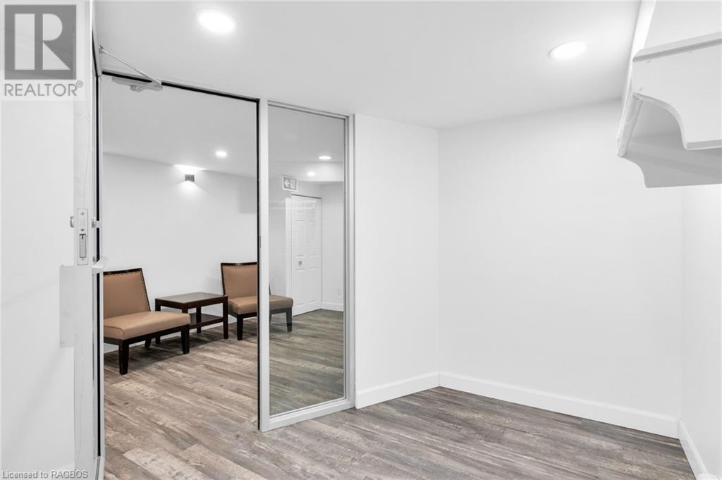 399 10th Street, Hanover, Ontario  N4N 1P7 - Photo 4 - 40544965