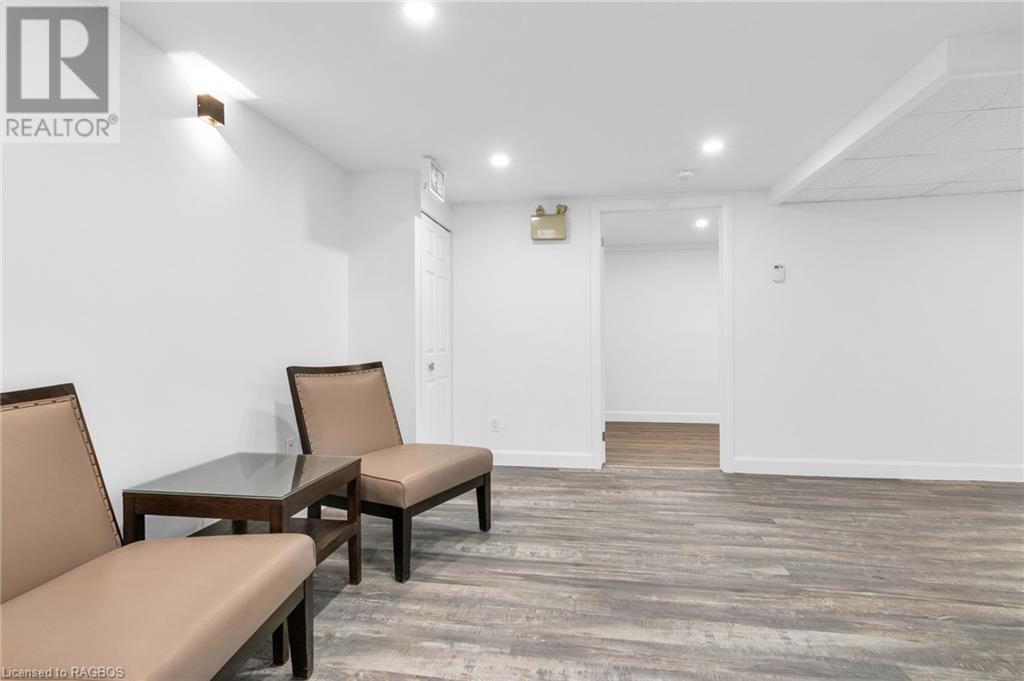 399 10th Street, Hanover, Ontario  N4N 1P7 - Photo 5 - 40544965