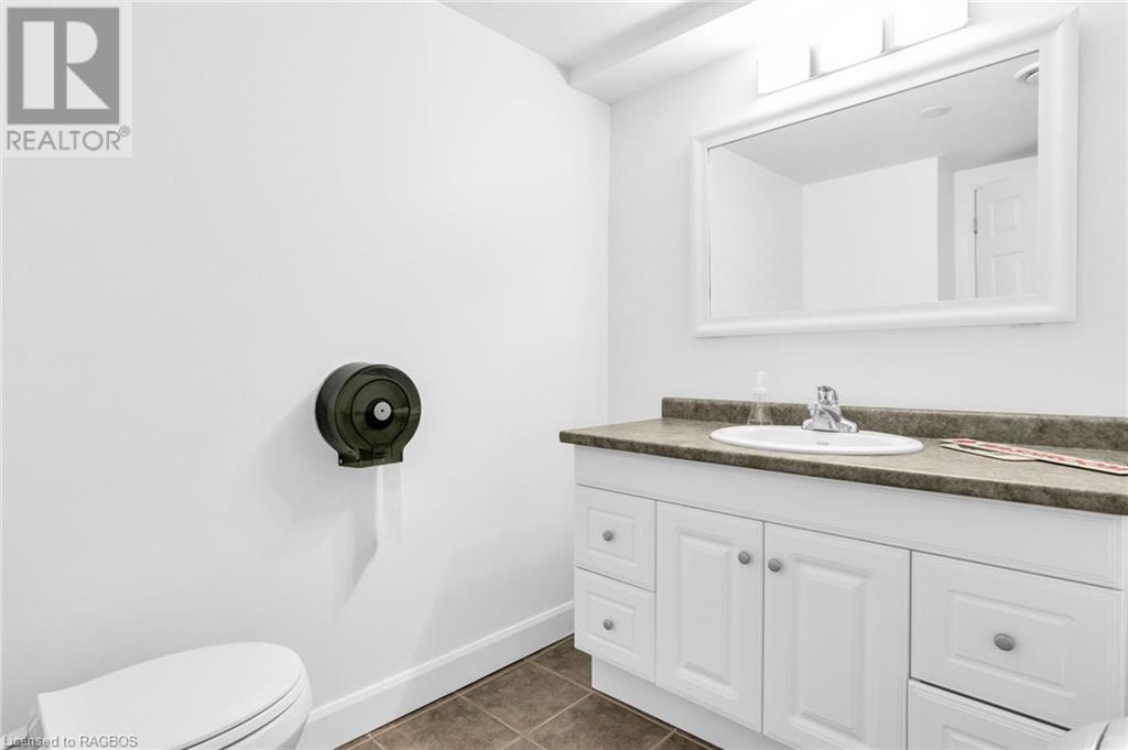 399 10th Street, Hanover, Ontario  N4N 1P7 - Photo 9 - 40544965