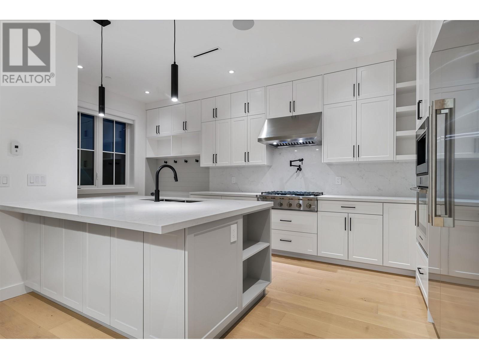 5806 Chester Street, Vancouver, British Columbia  V5W 3B5 - Photo 8 - R2853620