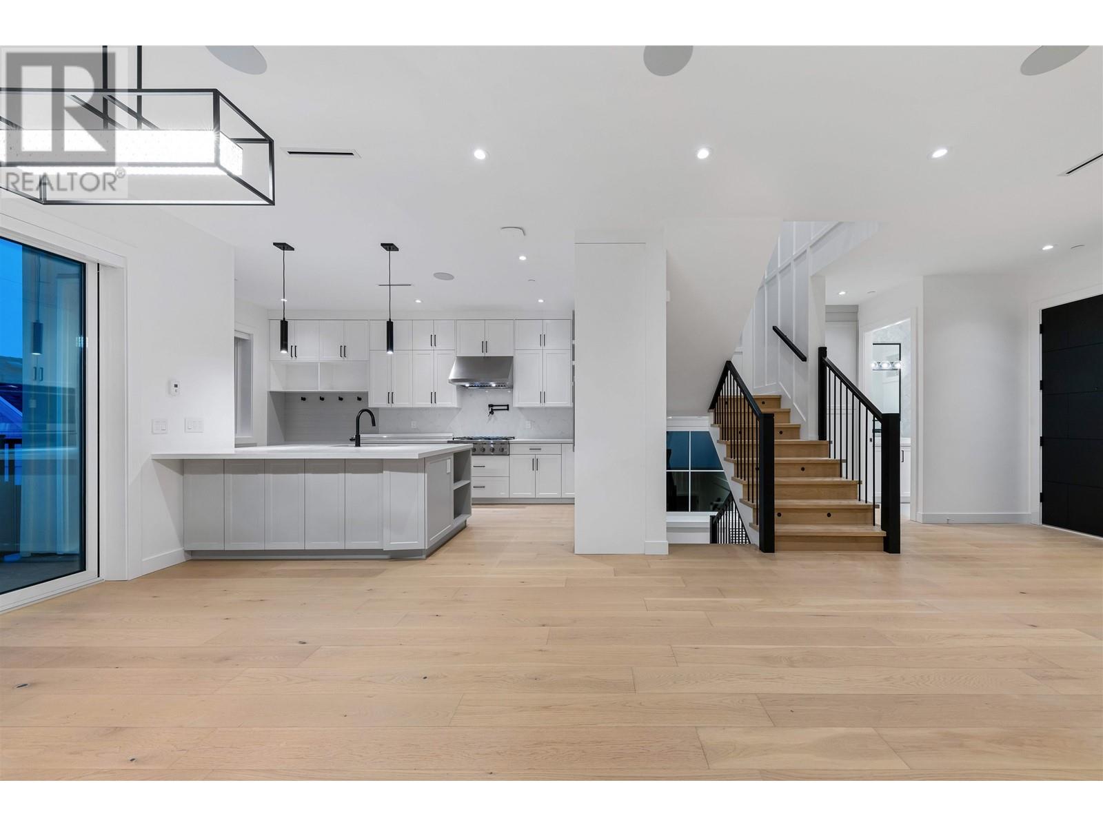 5806 Chester Street, Vancouver, British Columbia  V5W 3B5 - Photo 7 - R2853620