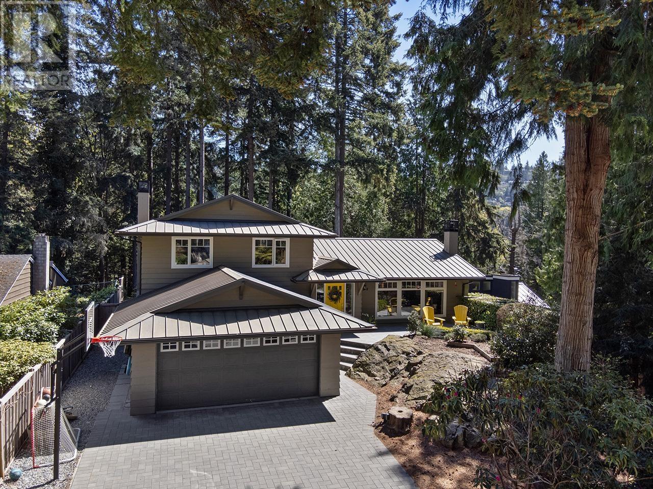 5714 Bluebell Drive, West Vancouver, British Columbia  V7W 1T3 - Photo 2 - R2853673