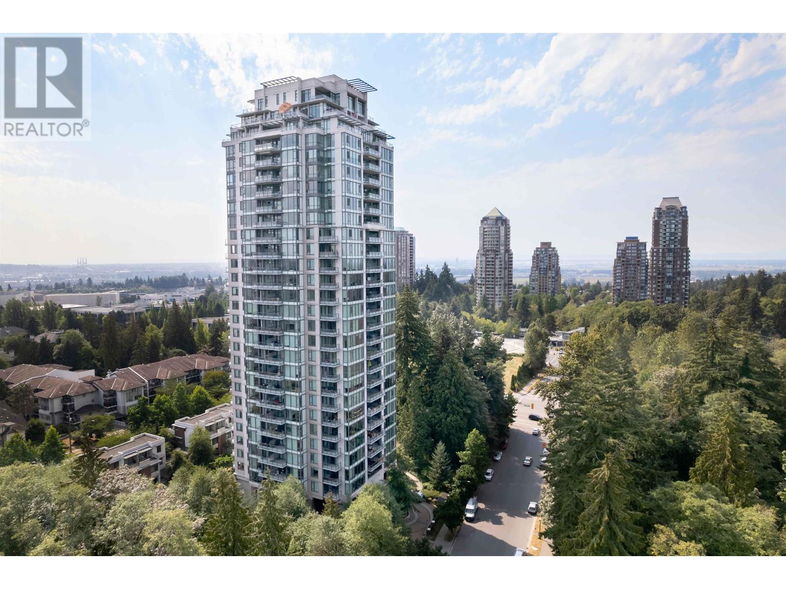 305 7088 18 Avenue, Burnaby, British Columbia  V3N 0A2 - Photo 1 - R2853708
