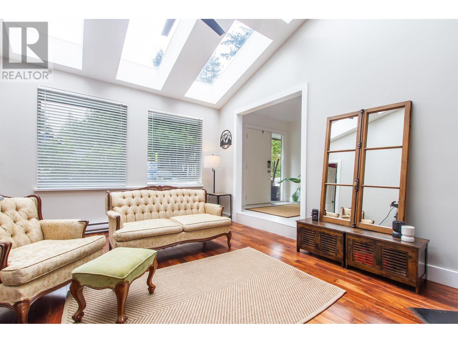 2584 Rhum & Eigg Drive, Squamish, British Columbia  V0N 1T0 - Photo 10 - R2853633