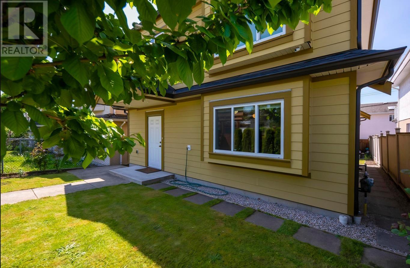 1115 Boundary Road, Vancouver, British Columbia  V5K 4T4 - Photo 3 - R2853826