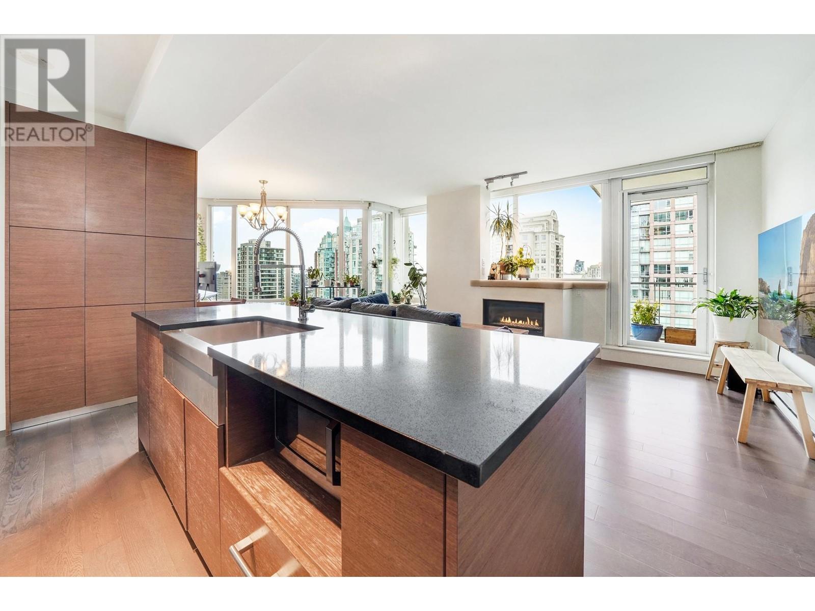 2201 565 Smithe Street, Vancouver, British Columbia  V6B 0E4 - Photo 1 - R2853857