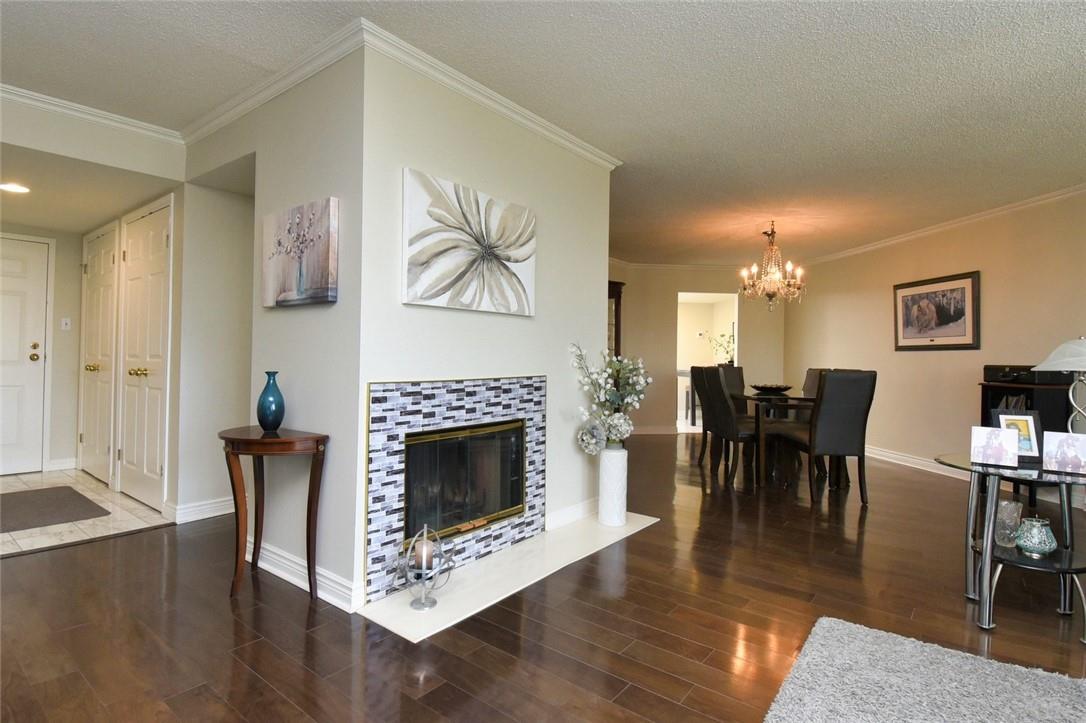 Ancaster, 2 Bedrooms Bedrooms, ,2 BathroomsBathrooms,Single Family,For Sale,H4186467