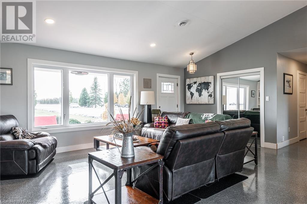 4 Sunset Cove Road, Zurich, Ontario  N0M 1N0 - Photo 11 - 40546692