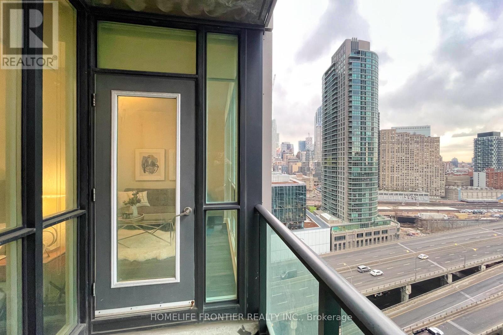 #1806 -18 Harbour St, Toronto, Ontario  M5J 2Z6 - Photo 26 - C8099092