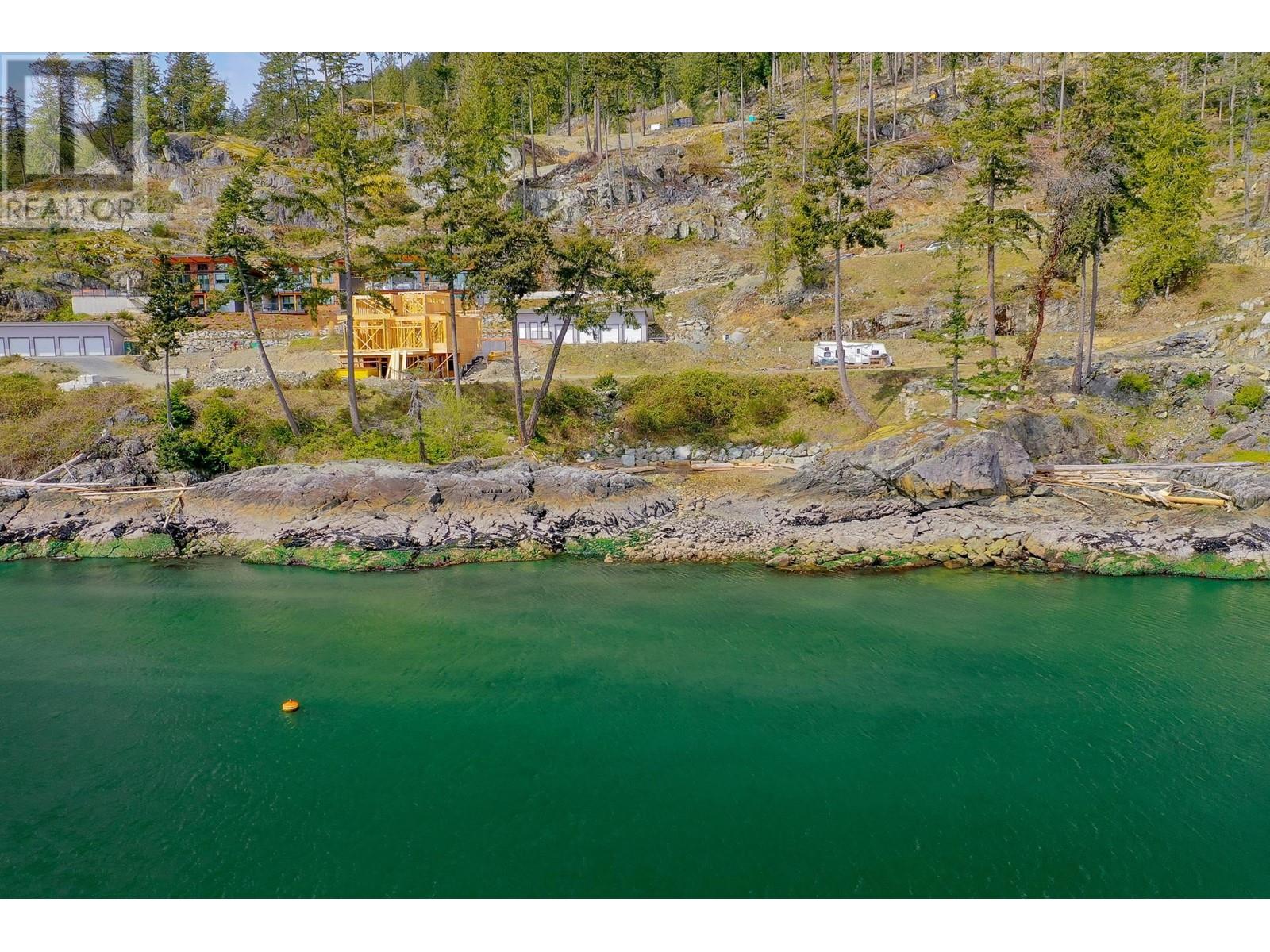 241 Shore Lane, Bowen Island, British Columbia  V0N 1G2 - Photo 3 - R2853887