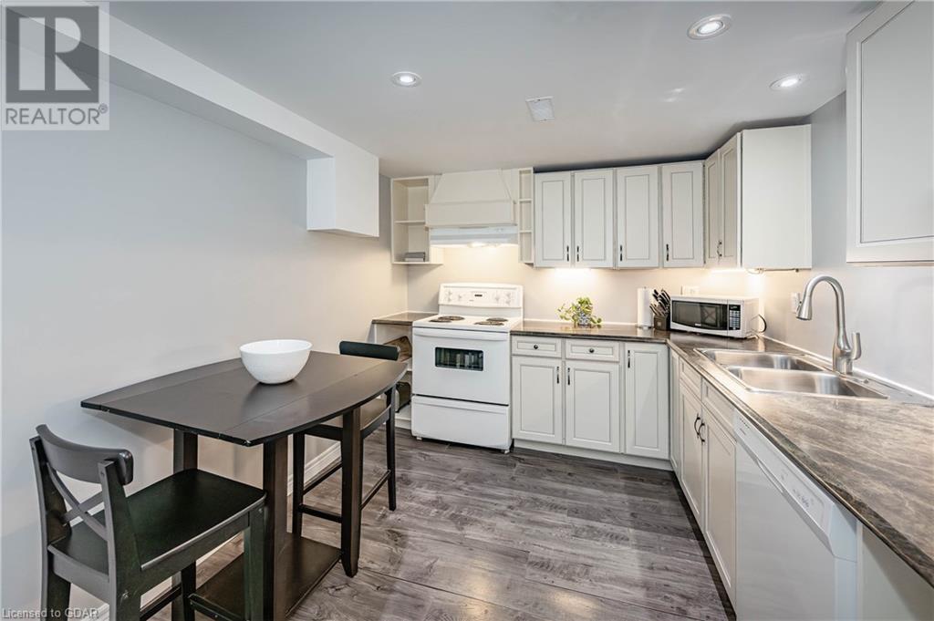 246 Alma Street N Unit# Lower Unit, Guelph, Ontario  N1H 5Y2 - Photo 6 - 40546258