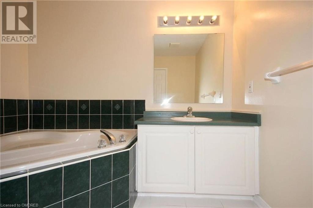 5150 Lampman Avenue, Burlington, Ontario  L7K 6K1 - Photo 14 - 40546542