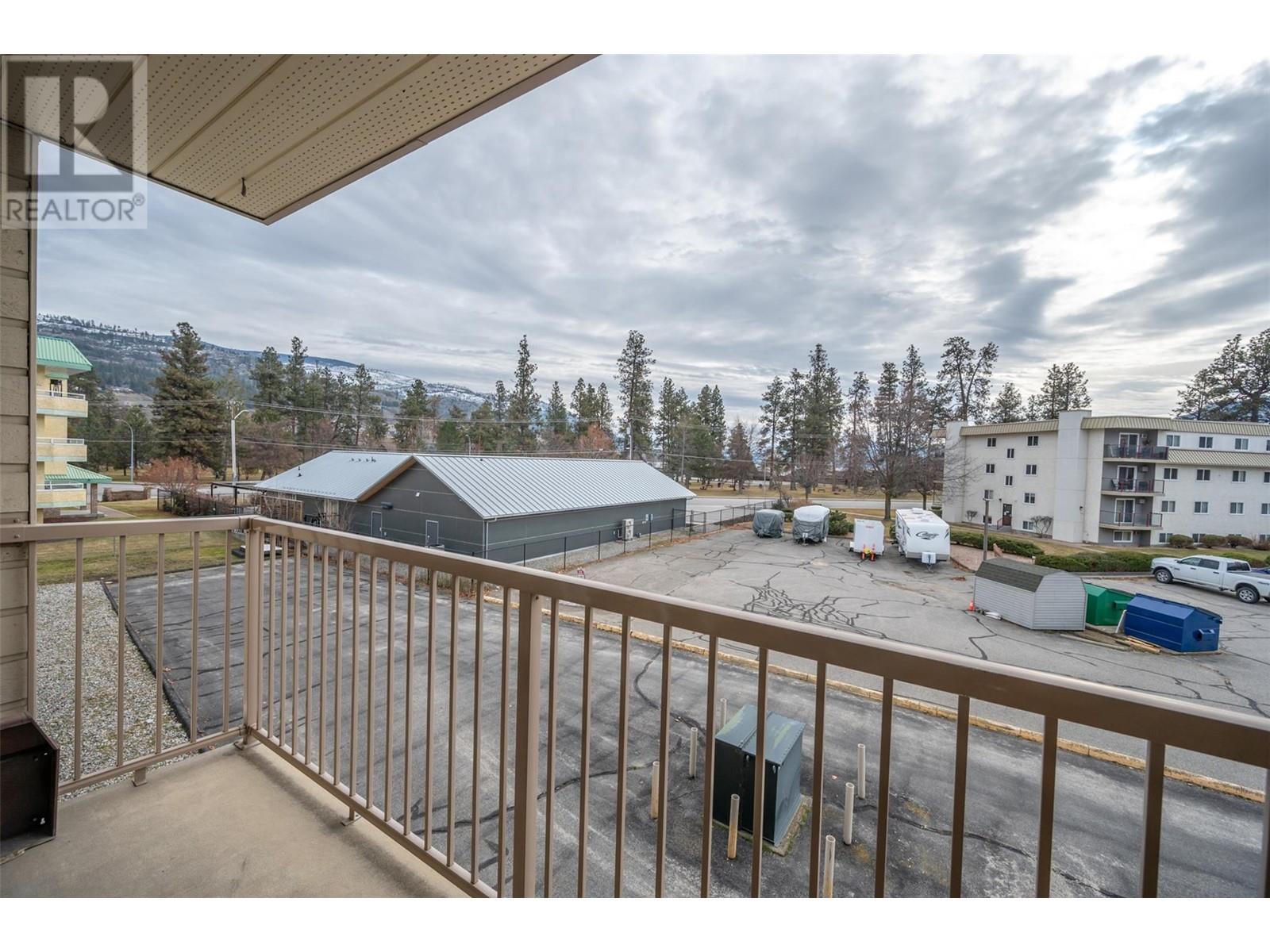 130 Skaha Place Unit# 316, Penticton, British Columbia  V2A 7J6 - Photo 2 - 10305058