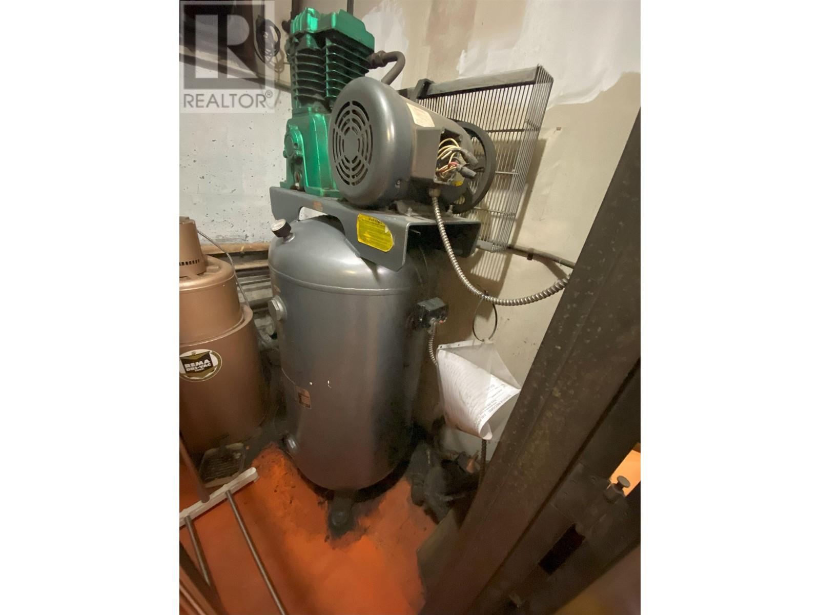 2421 E 1 Avenue, Vancouver, British Columbia  V5M 1A2 - Photo 16 - C8057963