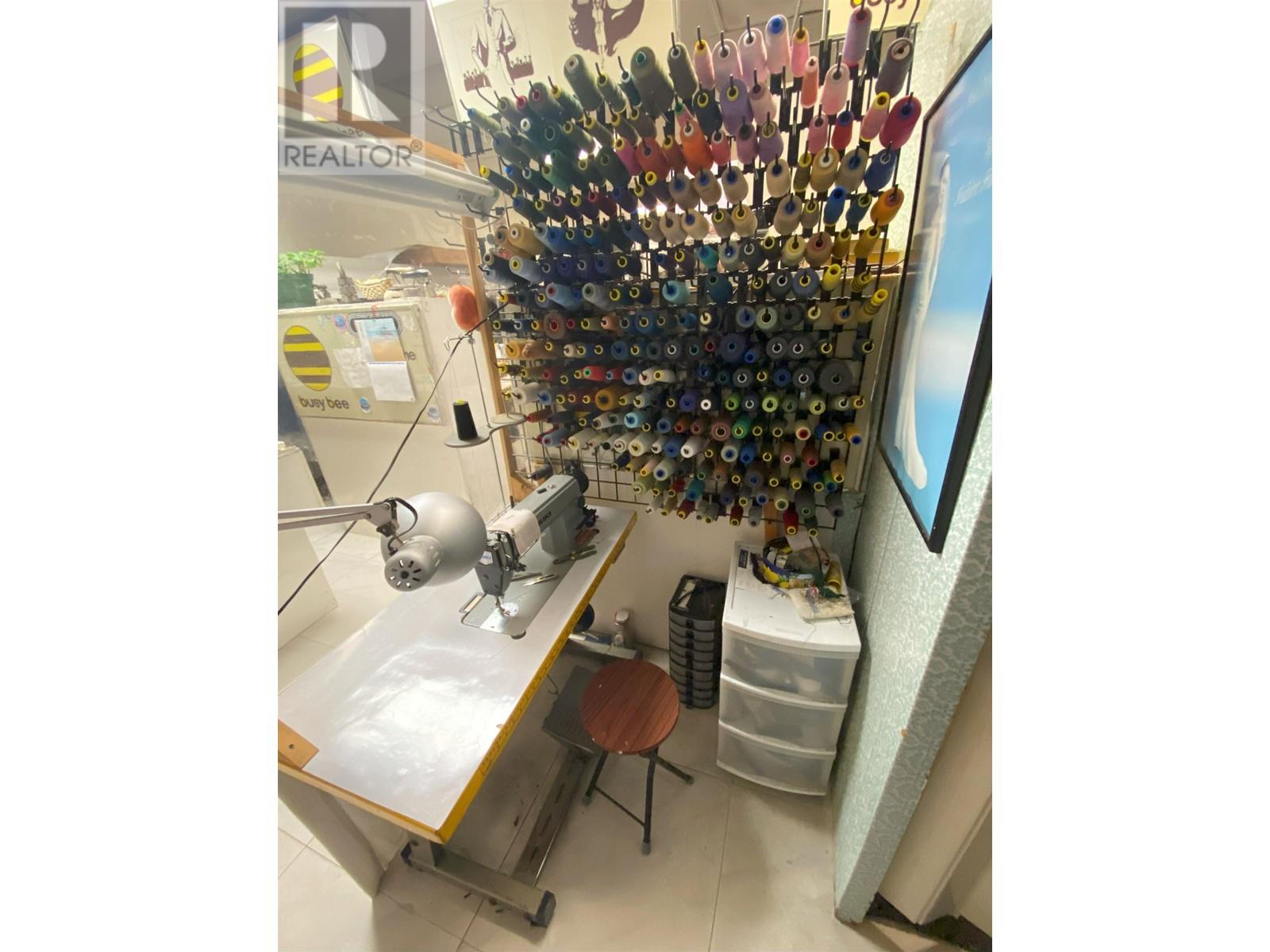 2421 E 1 Avenue, Vancouver, British Columbia  V5M 1A2 - Photo 2 - C8057963