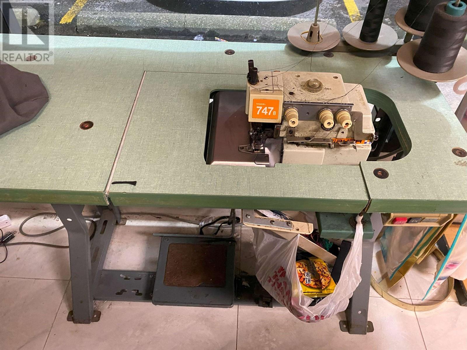 2421 E 1 Avenue, Vancouver, British Columbia  V5M 1A2 - Photo 3 - C8057963