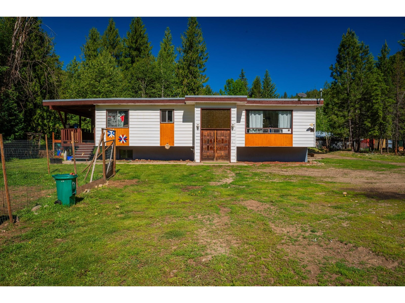 101 Champion Park Road, Trail, British Columbia  V0G 1L1 - Photo 1 - 2475176