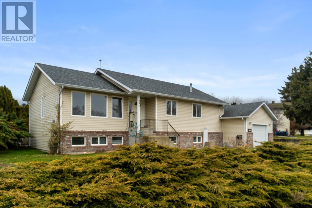 331 Juniper Street, Chase, British Columbia  V0E 1M0 - Photo 2 - 176940