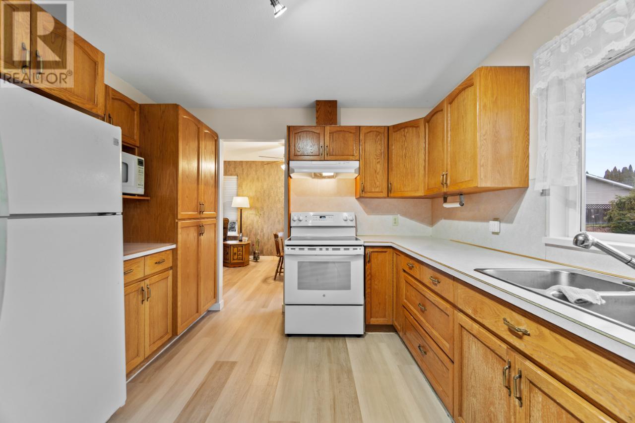 331 Juniper Street, Chase, British Columbia  V0E 1M0 - Photo 22 - 176940