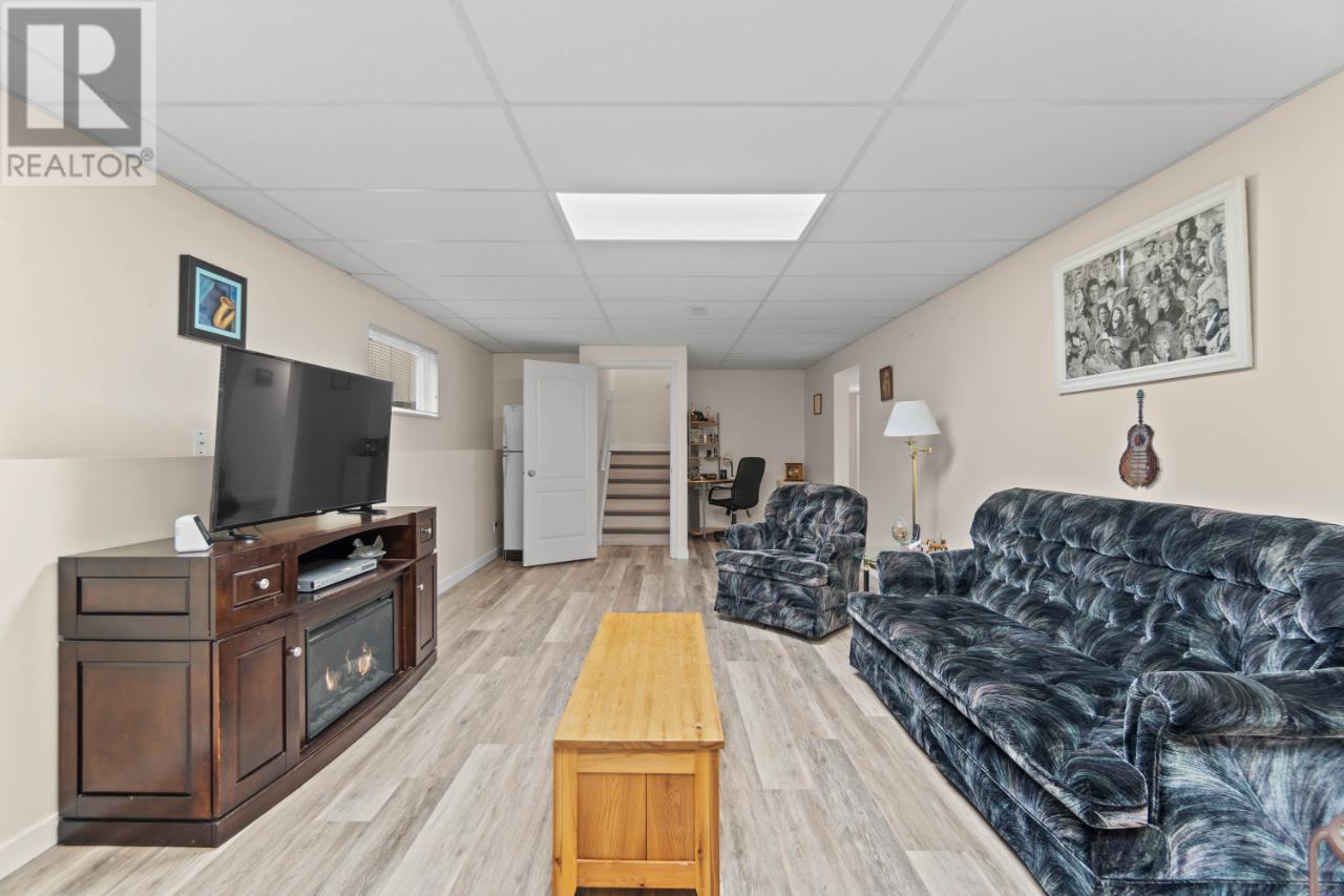 331 Juniper Street, Chase, British Columbia  V0E 1M0 - Photo 44 - 176940