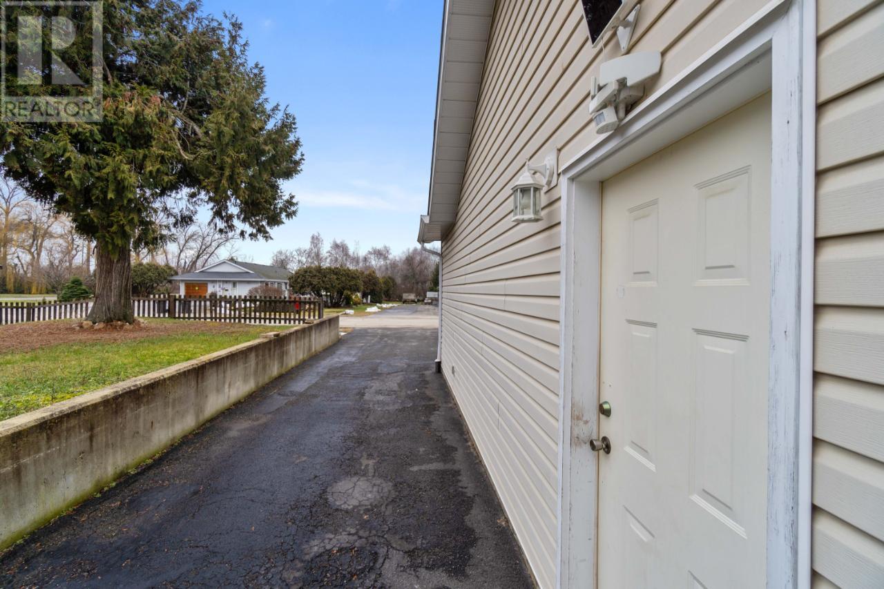 331 Juniper Street, Chase, British Columbia  V0E 1M0 - Photo 61 - 176940