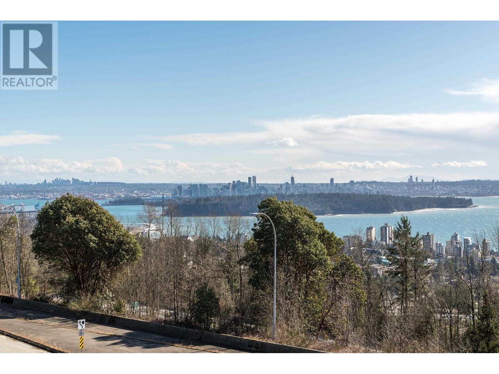 21 2235 Folkestone Way, West Vancouver, British Columbia  V7S 2Y6 - Photo 3 - R2854104