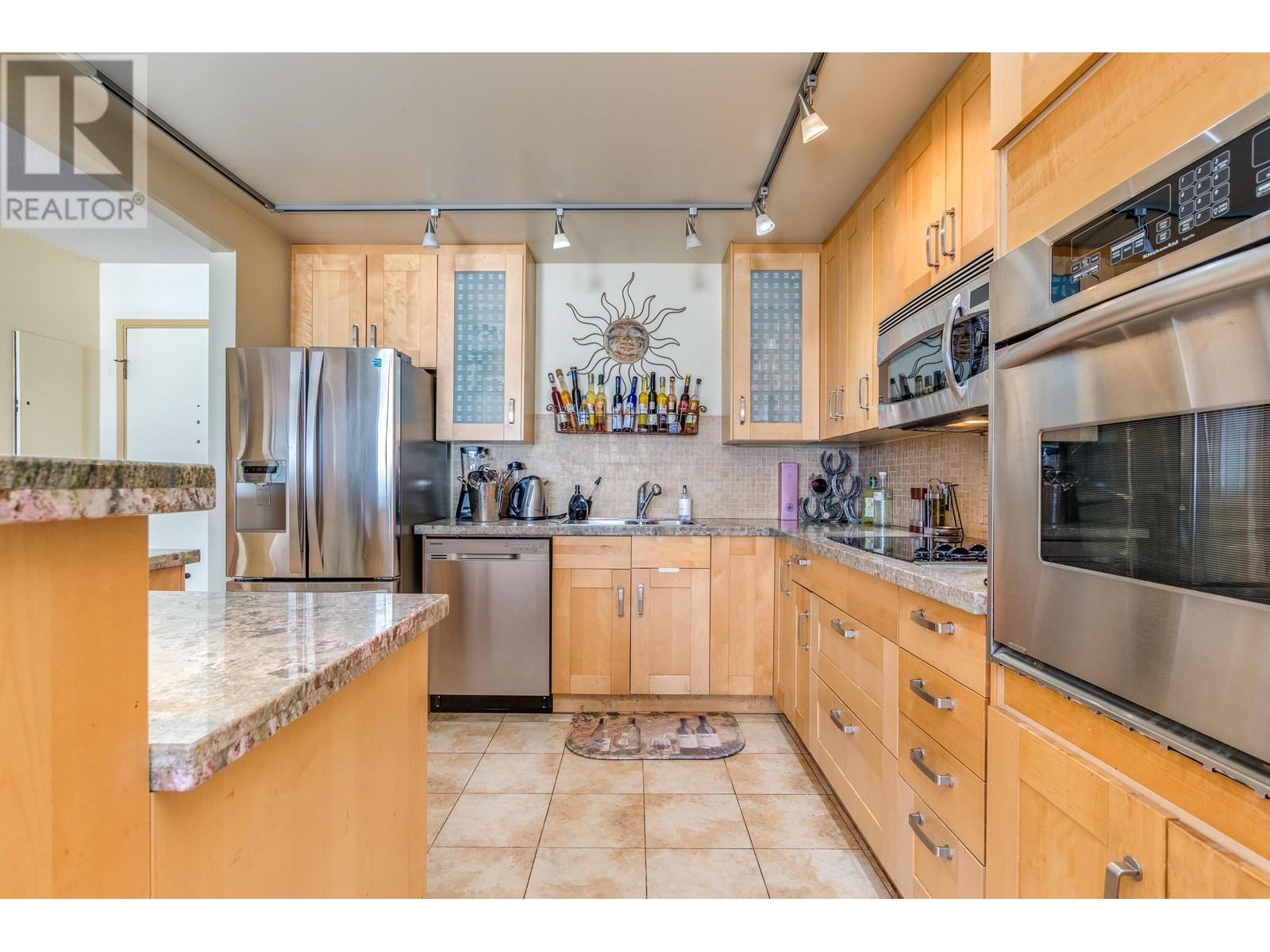 21 2235 Folkestone Way, West Vancouver, British Columbia  V7S 2Y6 - Photo 9 - R2854104