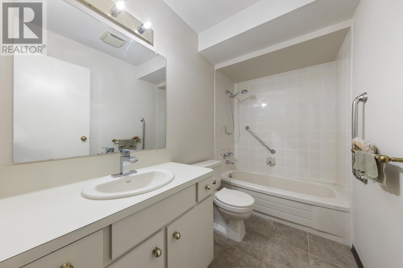 1355 W 41st Avenue, Vancouver, British Columbia  V6M 1X4 - Photo 17 - R2854107