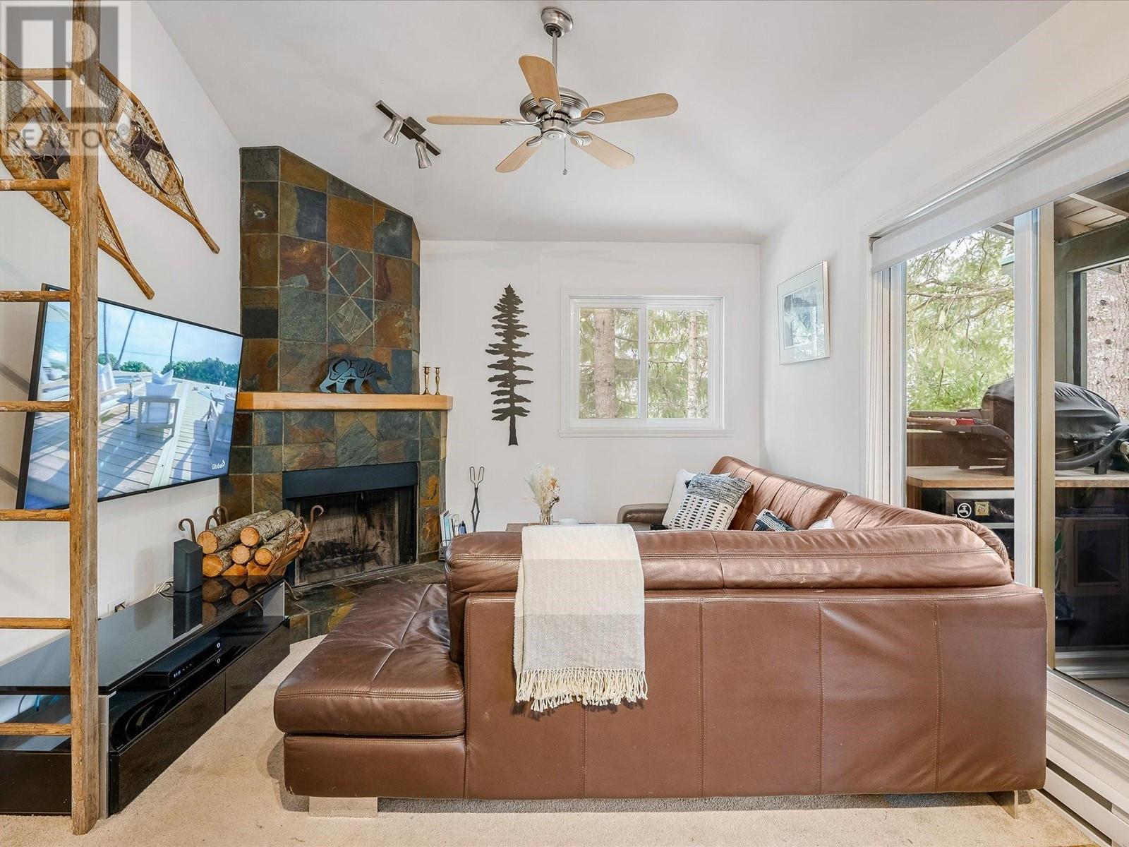 401 2101 Castle Drive, Whistler, British Columbia  V8E 0A6 - Photo 3 - R2854150