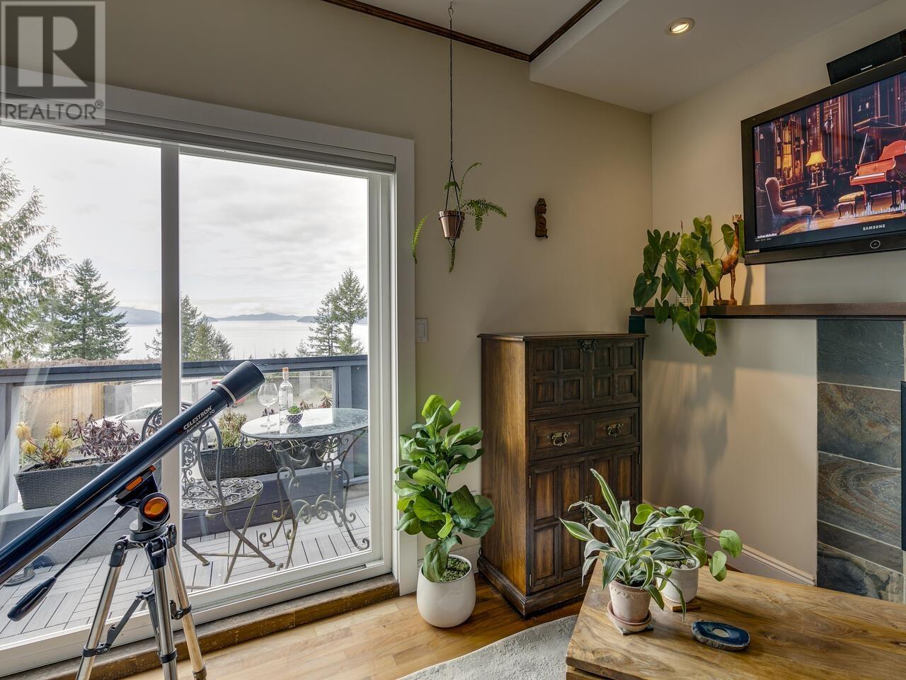 5 350 Centre Road, Lions Bay, British Columbia  V0N 2E0 - Photo 1 - R2854207