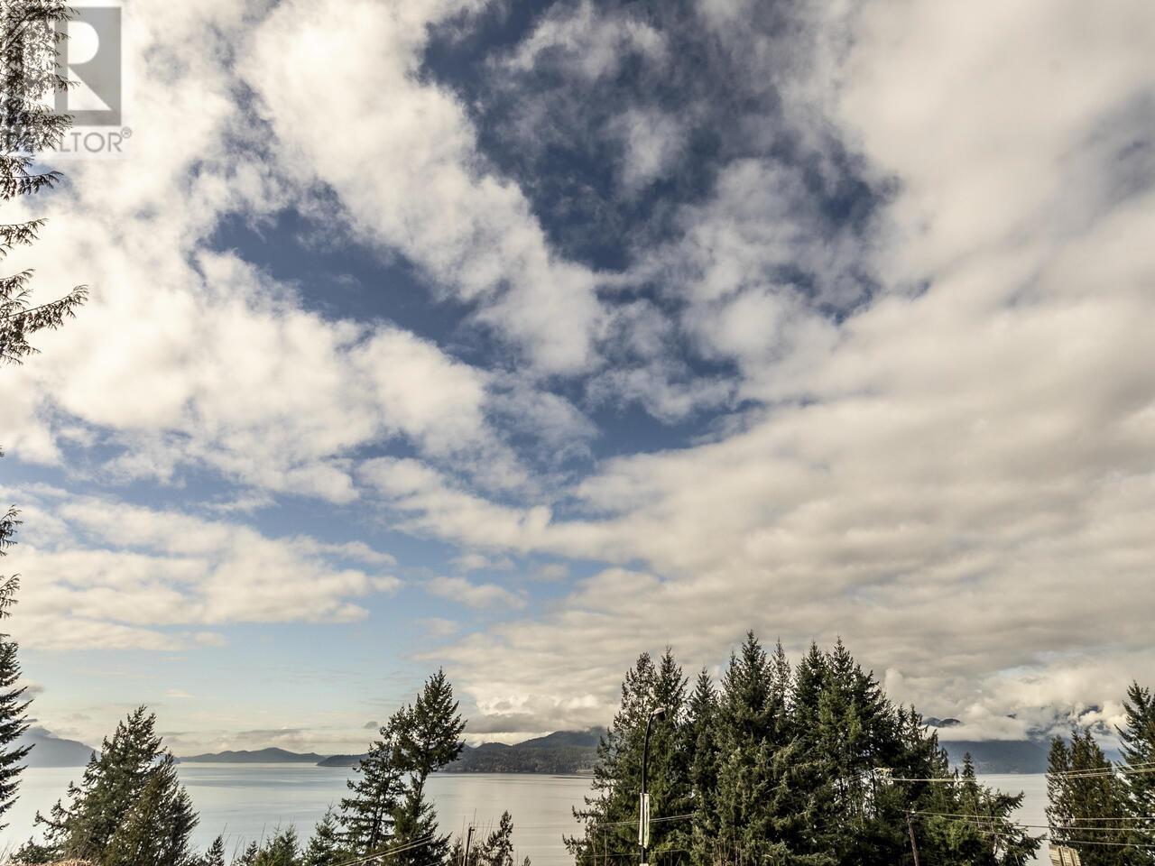 5 350 Centre Road, Lions Bay, British Columbia  V0N 2E0 - Photo 2 - R2854207