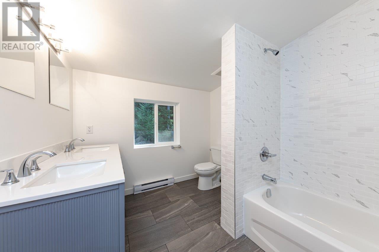 1213 Adams Road, Bowen Island, British Columbia  V0N 1G2 - Photo 12 - R2854193