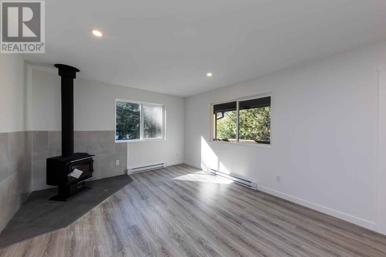 1213 Adams Road, Bowen Island, British Columbia  V0N 1G2 - Photo 2 - R2854193
