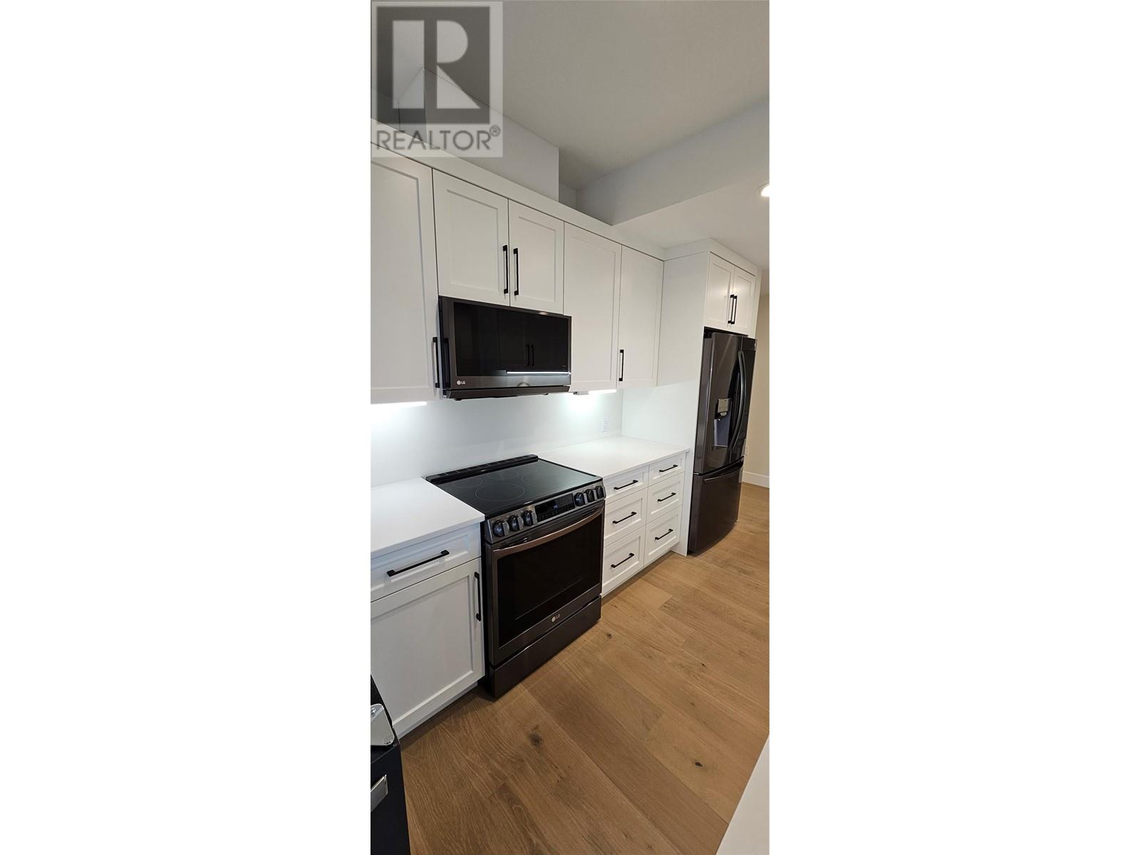 217 ELM Avenue Unit# 301 Penticton