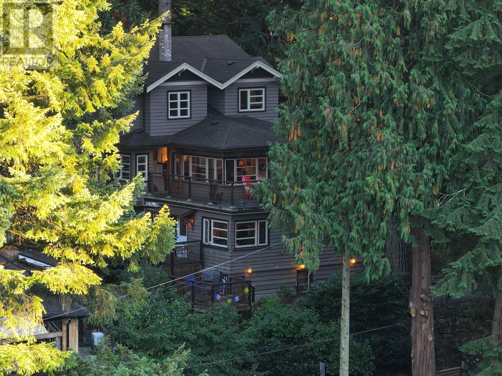 2094 Parkside Lane, North Vancouver, British Columbia  V7G 1X5 - Photo 6 - R2854253