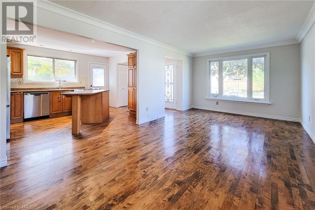 493 Brigadoon Drive, Hamilton, Ontario  L9C 6C9 - Photo 10 - 40545857