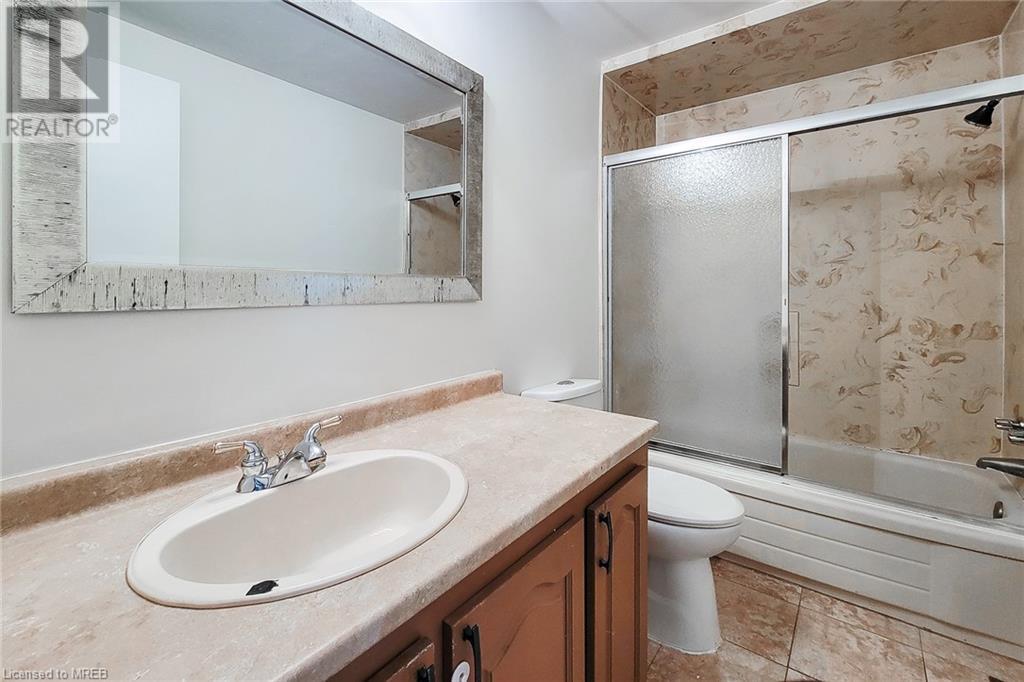 493 Brigadoon Drive, Hamilton, Ontario  L9C 6C9 - Photo 19 - 40545857