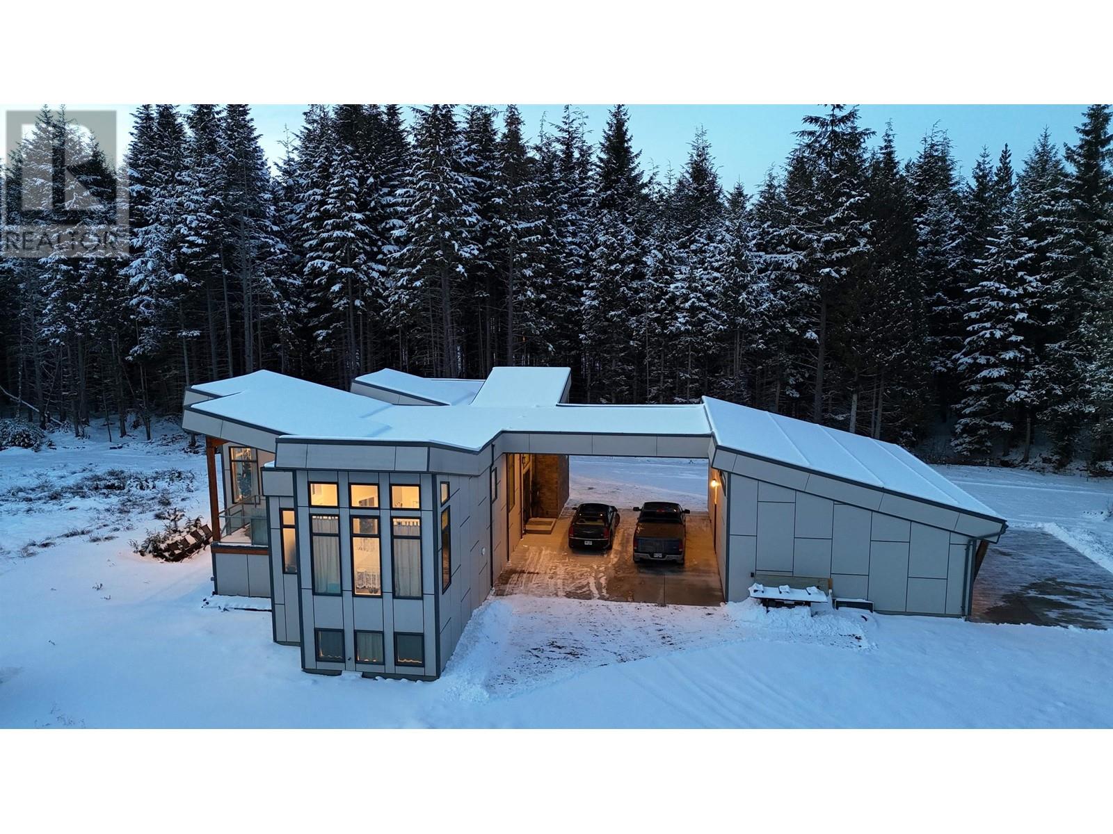 69 Elderberry Street, Kitimat, British Columbia  V8C 0A9 - Photo 2 - R2814519