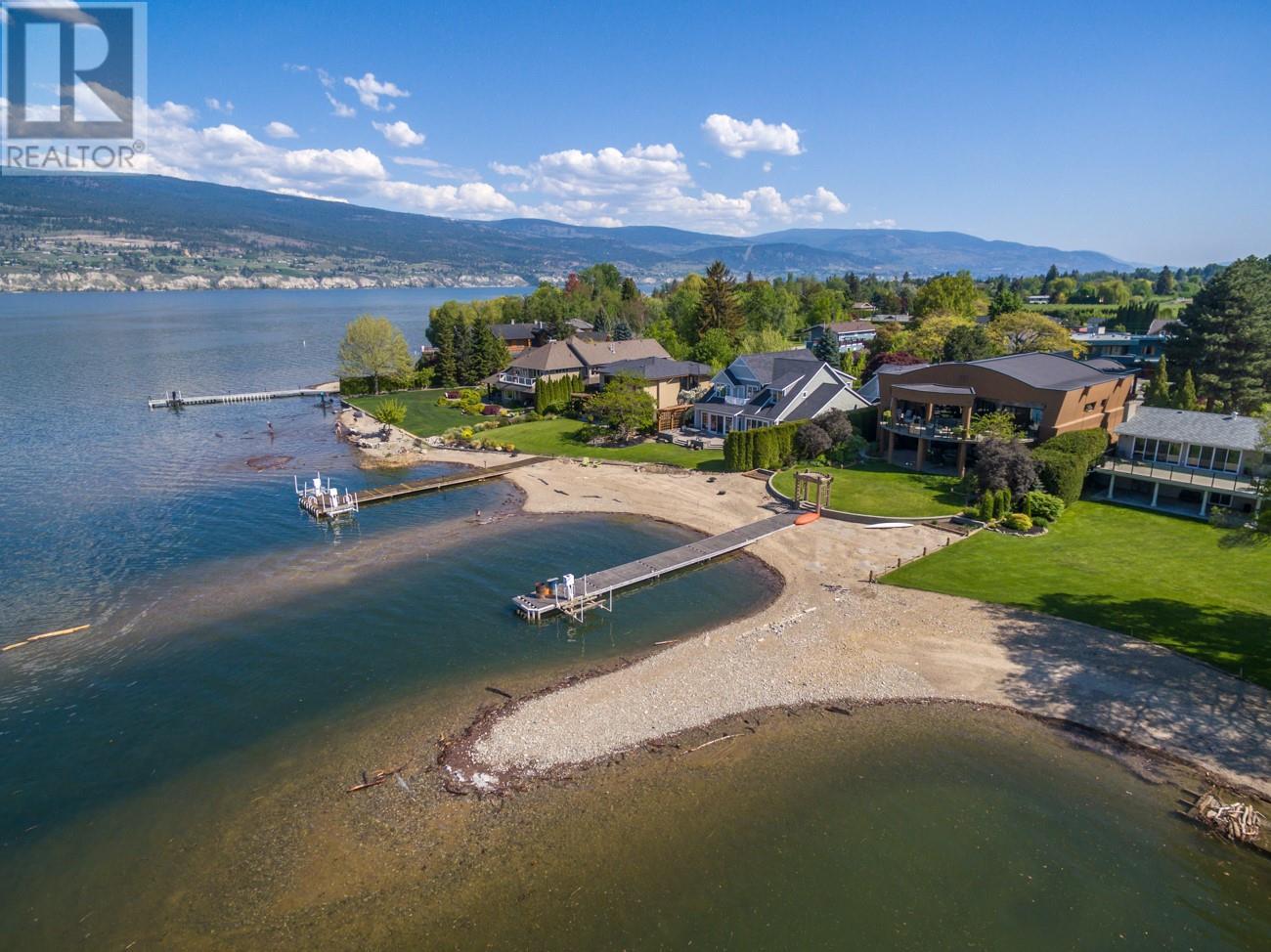 2104 RANDALL Street Summerland Photo 30